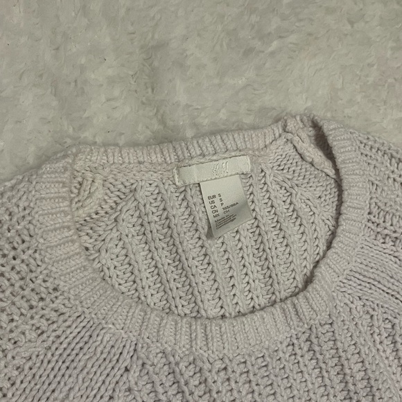 Like New! Knitted H&M Sweater, Size small - Picture 3 of 4
